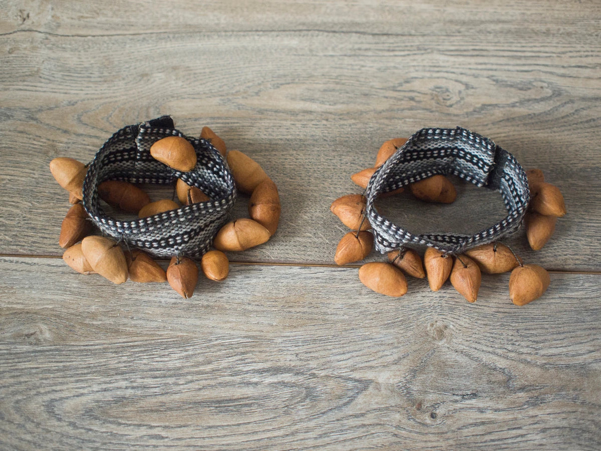 A pair of Maracas shaker Seed Chajchas - Bracelets